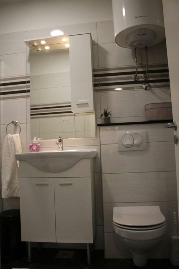 Apartments Holiday Baska Voda Luaran gambar