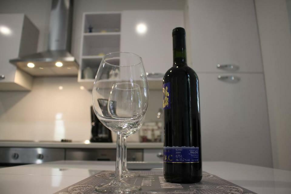 Apartments Holiday Baska Voda Luaran gambar