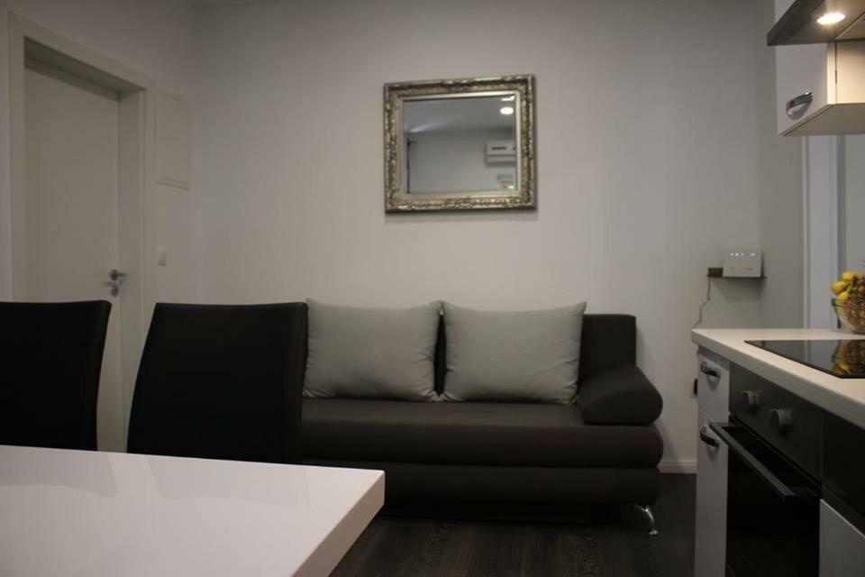 Apartments Holiday Baska Voda Luaran gambar