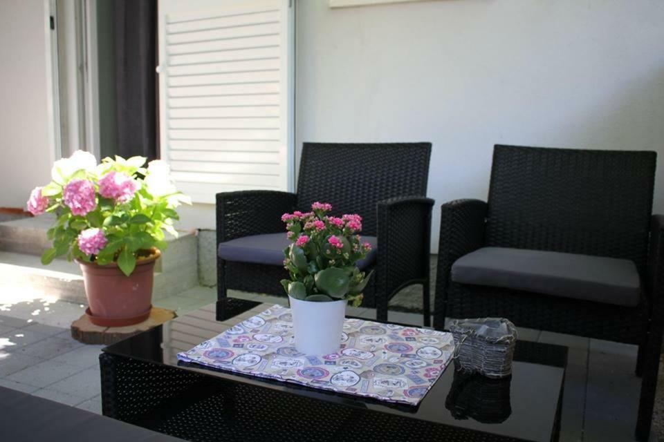 Apartments Holiday Baska Voda Luaran gambar