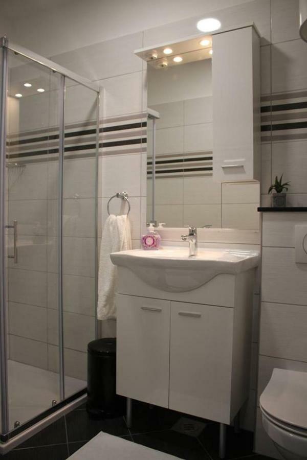 Apartments Holiday Baska Voda Luaran gambar