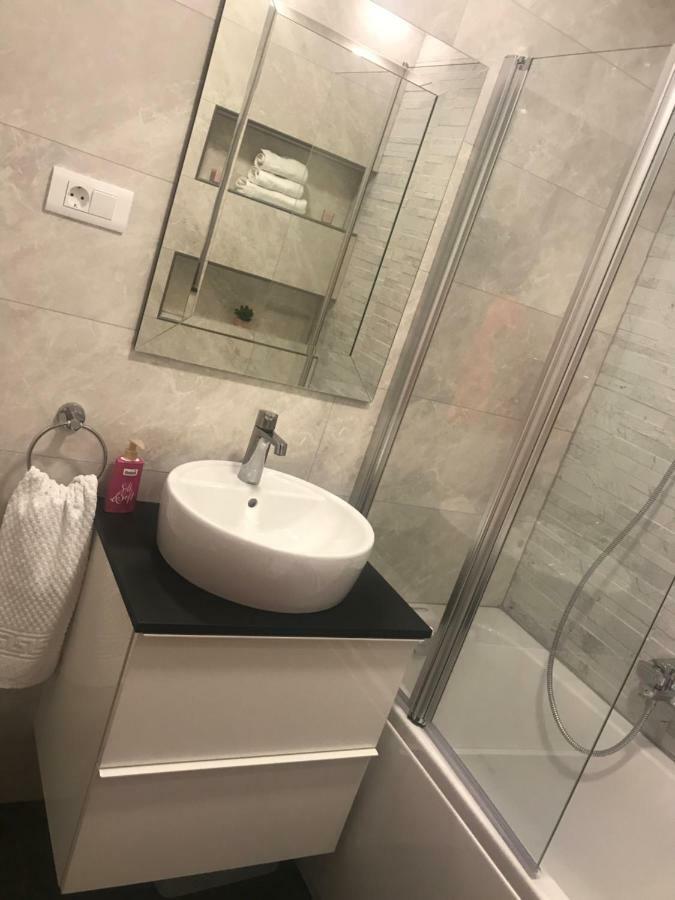 Apartments Holiday Baska Voda Luaran gambar