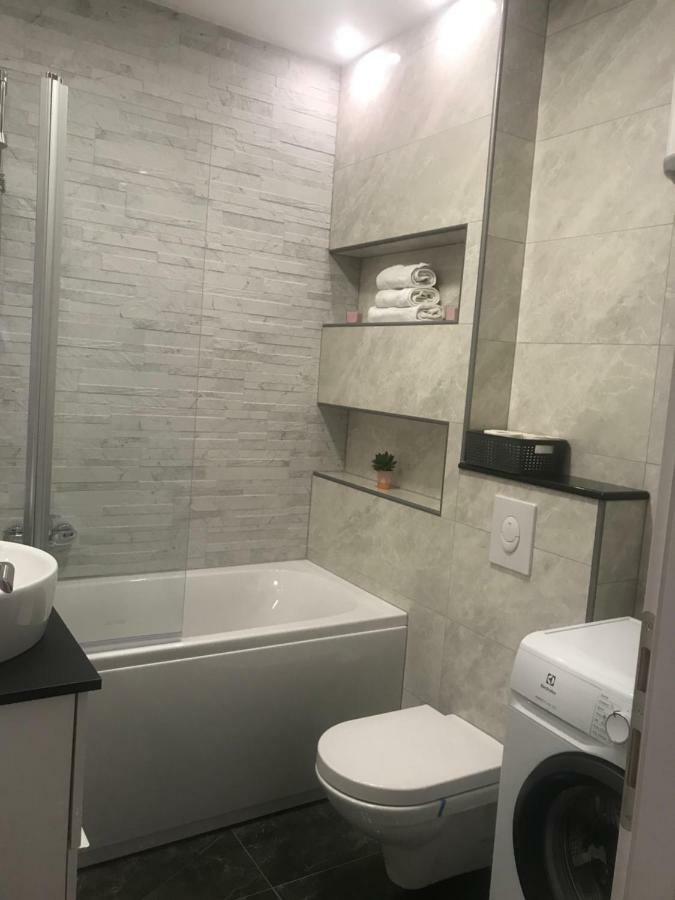 Apartments Holiday Baska Voda Luaran gambar