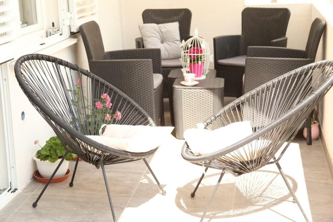 Apartments Holiday Baska Voda Luaran gambar
