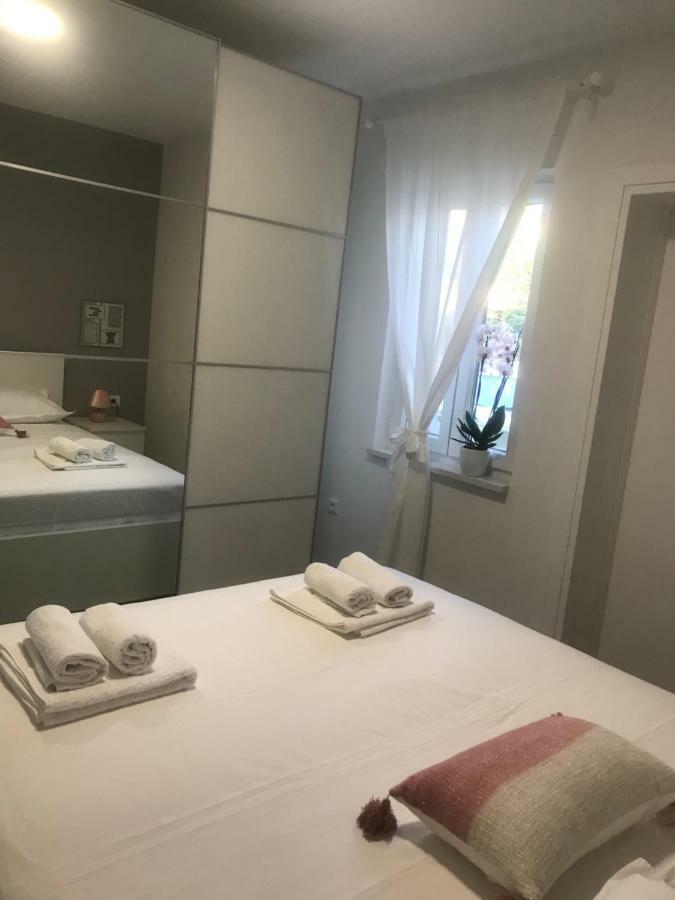 Apartments Holiday Baska Voda Luaran gambar