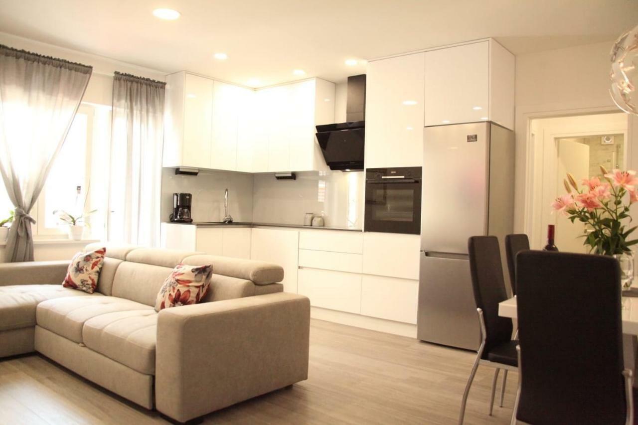 Apartments Holiday Baska Voda Luaran gambar