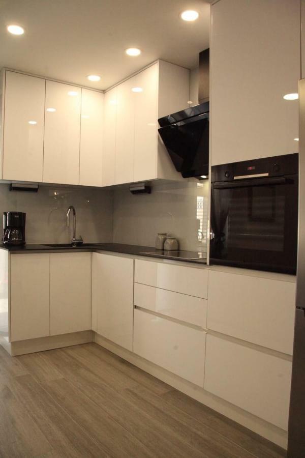 Apartments Holiday Baska Voda Luaran gambar