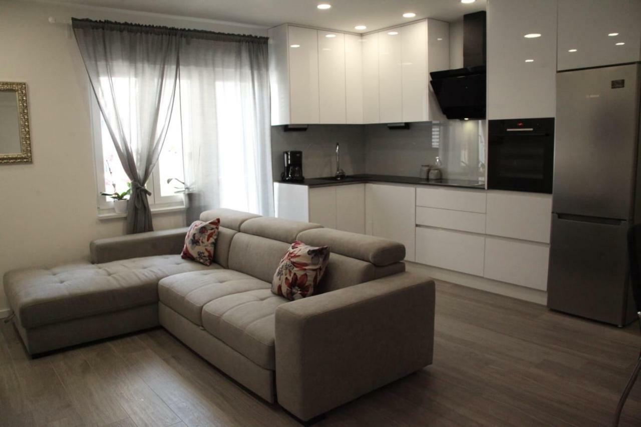Apartments Holiday Baska Voda Luaran gambar